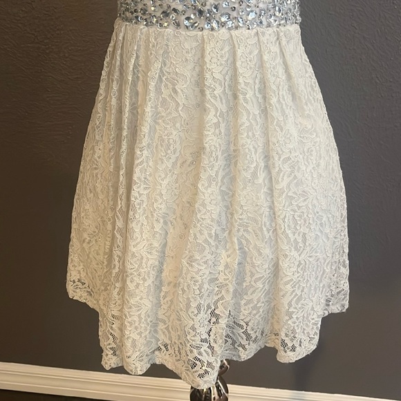 B. Darling Dress - Picture 6 of 15